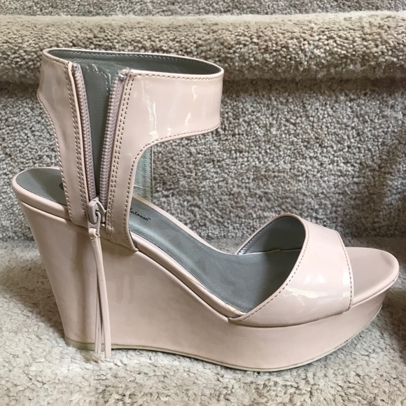 Sexy Patent Nude Wedge Heels - Picture 3 of 3